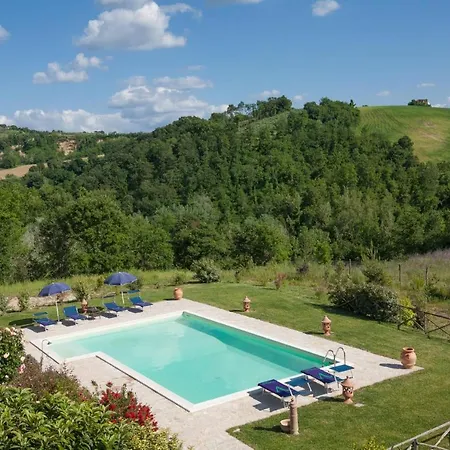 Sleeps 6 Pool Air Con Wifi Casalalta